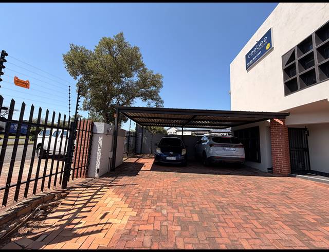 200M² OFFICE TO LET IN FARRAR PARK